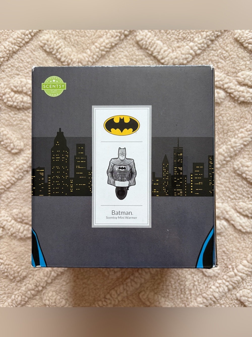NIB Kids Batman Mini Scentsy Warmer - Wall Outlet Plug In Mini Wax Melt Warmer